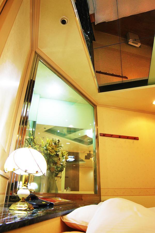 Kyoto Hotel Crown (Adults Only) Exterior photo